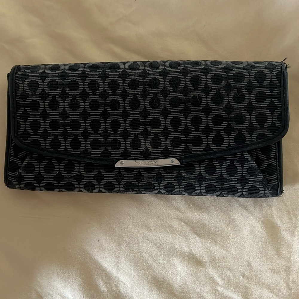GREAT CONDITION COACH MADISON OP ART SIGNATURE SLIM BLACK WITH HARDWARE